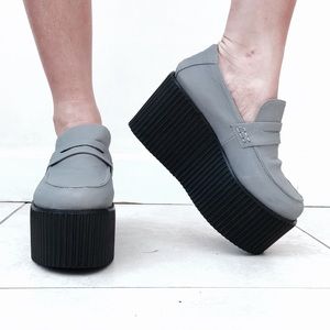 Rare pair of unif edge platforms DOLLSKILLS